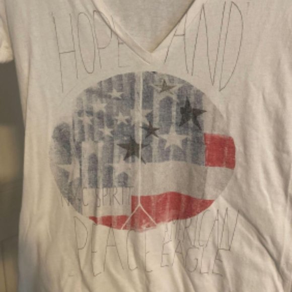 AE T-Shirt, Size Small - Picture 1 of 2